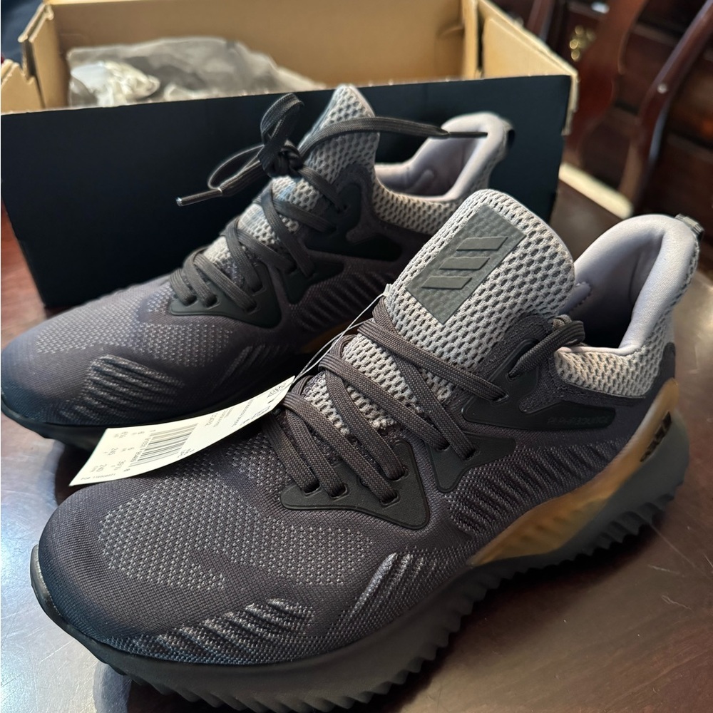 Adidas AlphaBounce Beyond shoes, size 6.5